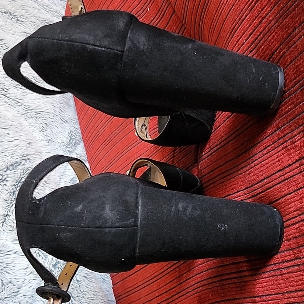 Shoes - Picture 3 of 5